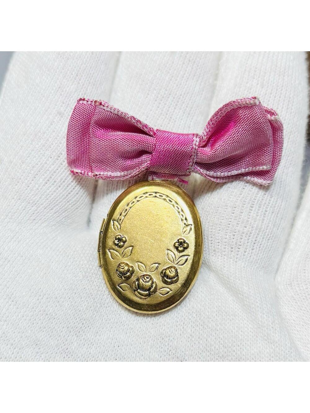 Vintage Gold Tone Floral Oval Locket Brooch Pink Satin Bow Photo Pin